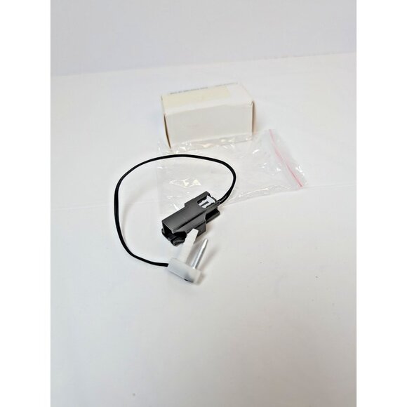 A/C Evaporator Temperature Sensor Ford F-250 F-350 Super Duty 2011-2016 YH-1735 - Picture 2 of 6